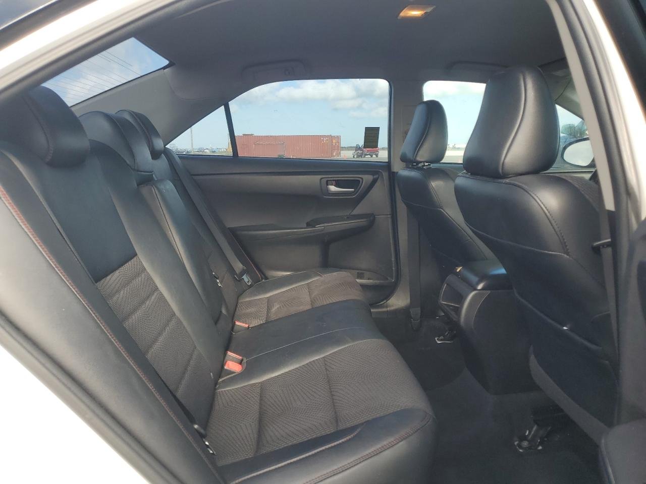 2017 Toyota Camr, LE 10