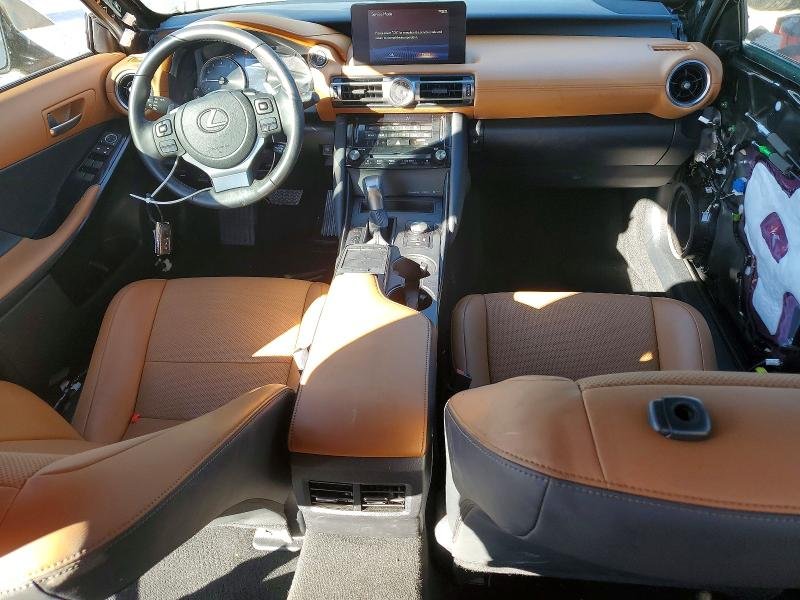 2022 Lexus IS, 300 8