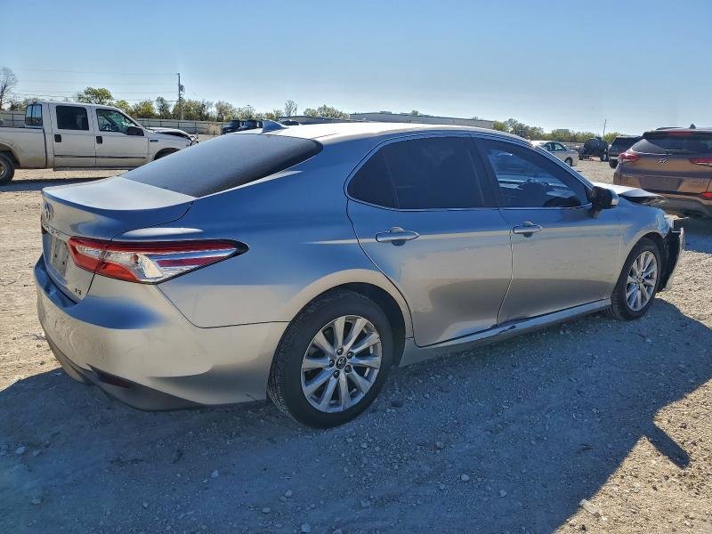 2019 Toyota Camry, L 3