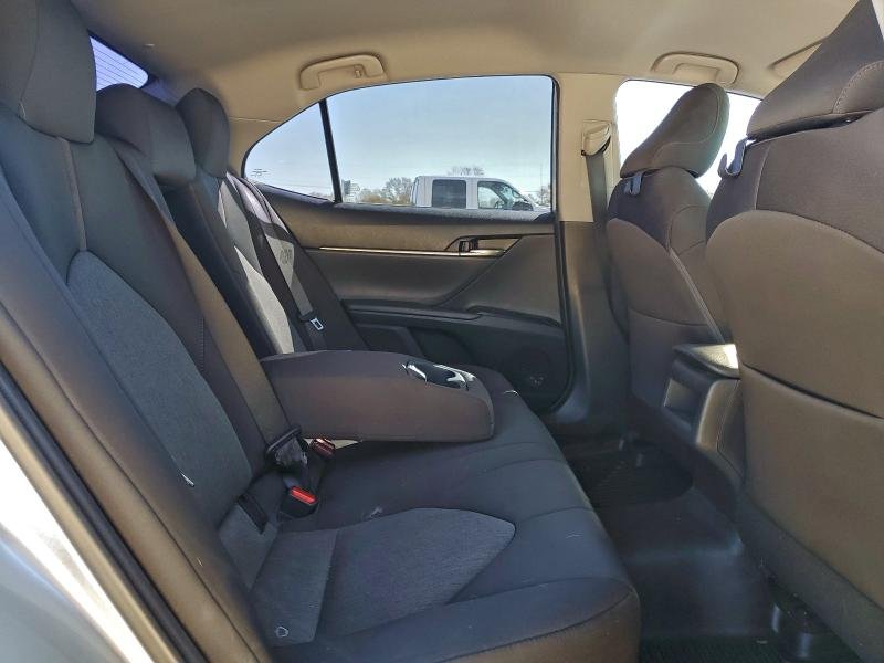 2019 Toyota Camry, L 10