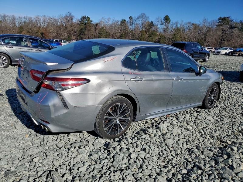 2018 Toyota Camry, L 3