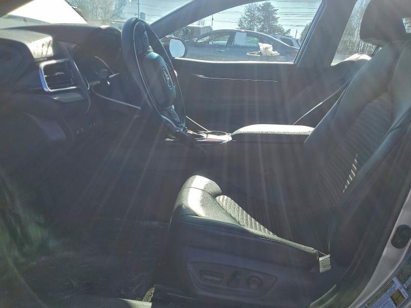 2018 Toyota Camry, L 7