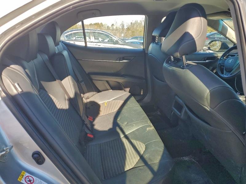 2018 Toyota Camry, L 10