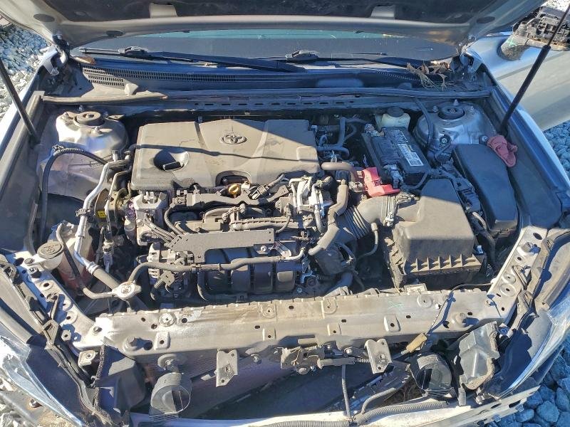 2018 Toyota Camry, L 11