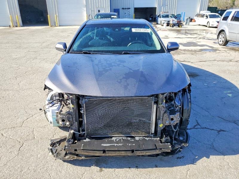 2018 Toyota Camry, L 5