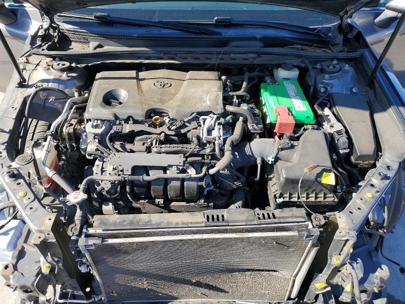 2018 Toyota Camry, L 11