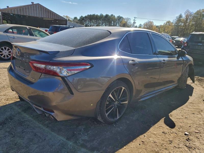 2018 Toyota Camry, Xse 3