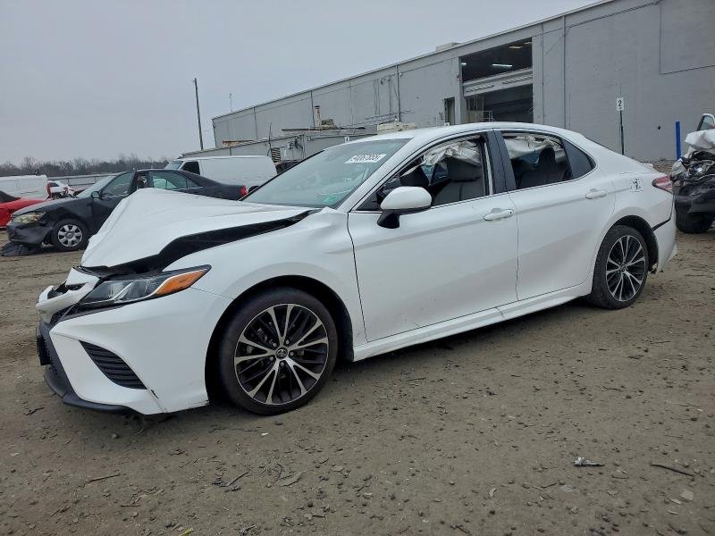  2020 Toyota Camry, SE 