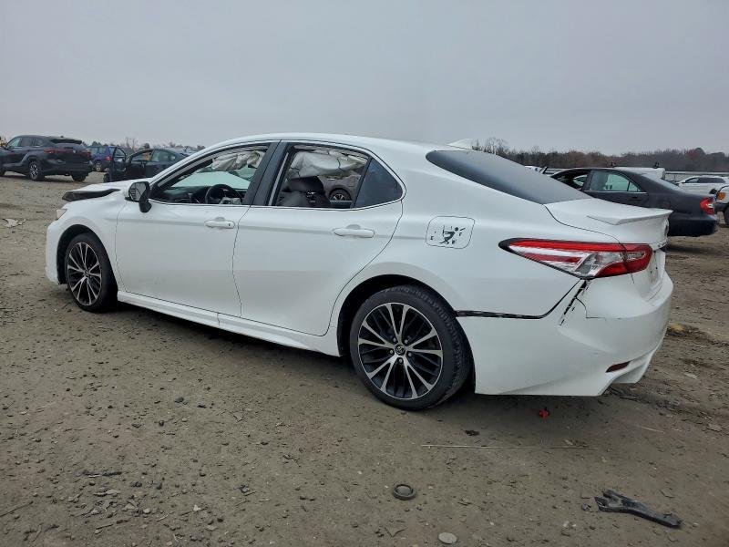 2020 Toyota Camry, SE 2