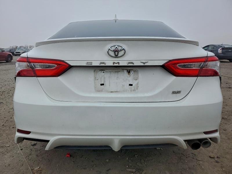 2020 Toyota Camry, SE 6