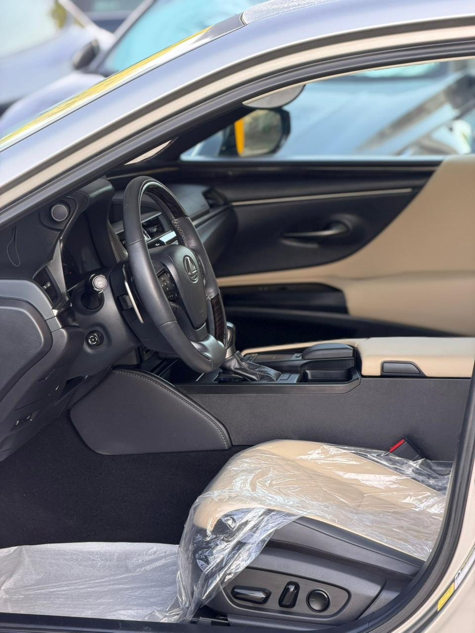 Lexus ES350 - صورة 6