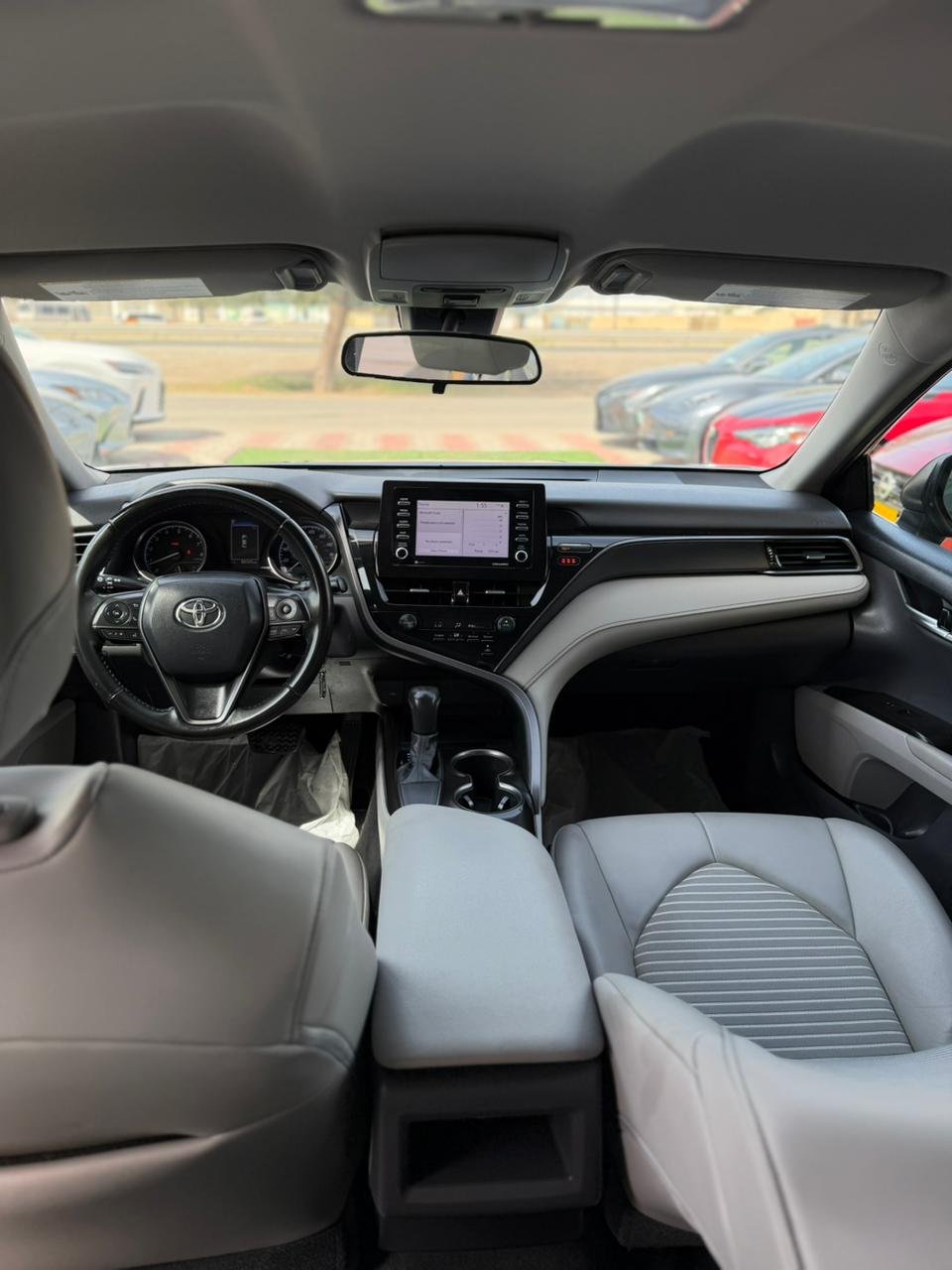 2021 Toyota Camry, SE - صورة 2