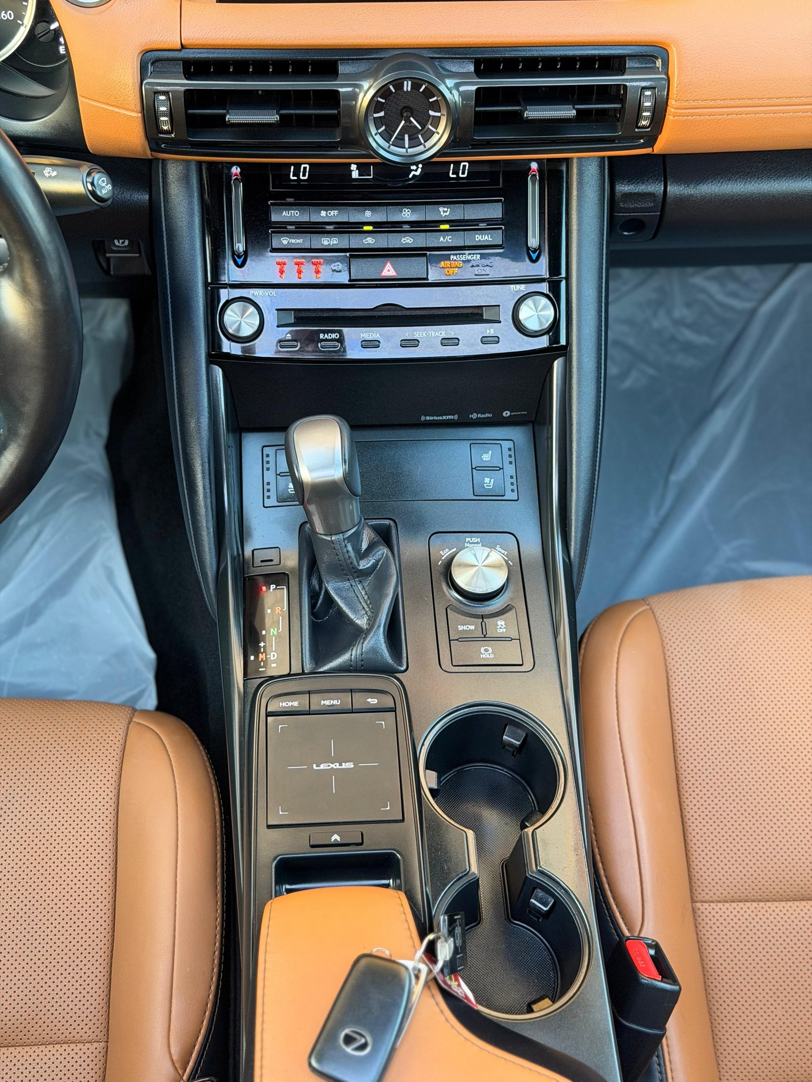 2023 Lexus IS, 300 - صورة 5