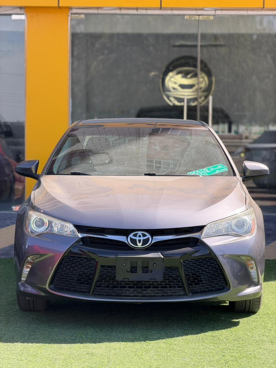 2017 Toyota Camry, SE - صورة 2