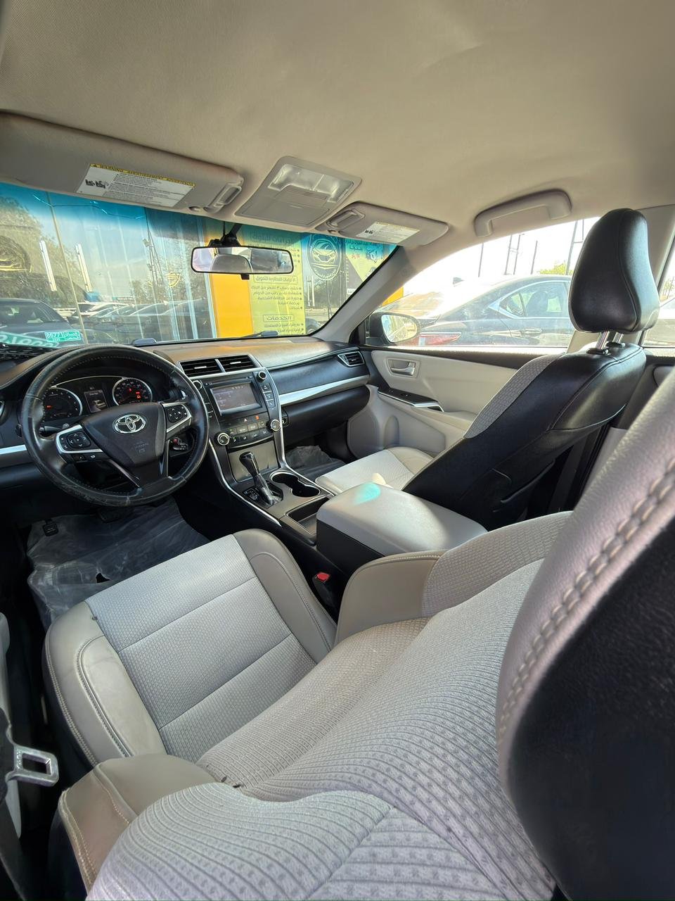 2017 Toyota Camry, SE - صورة 3