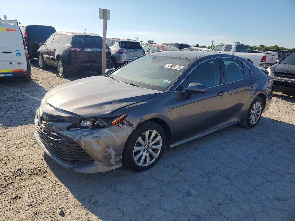 2020 Toyota Camry, LE - صورة 2