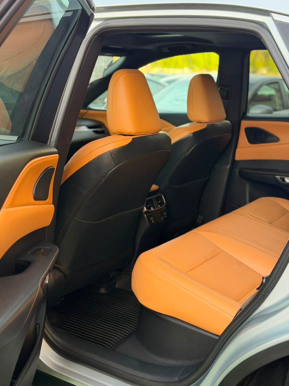 2025 Lexus RX, 350 Premium - صورة 9