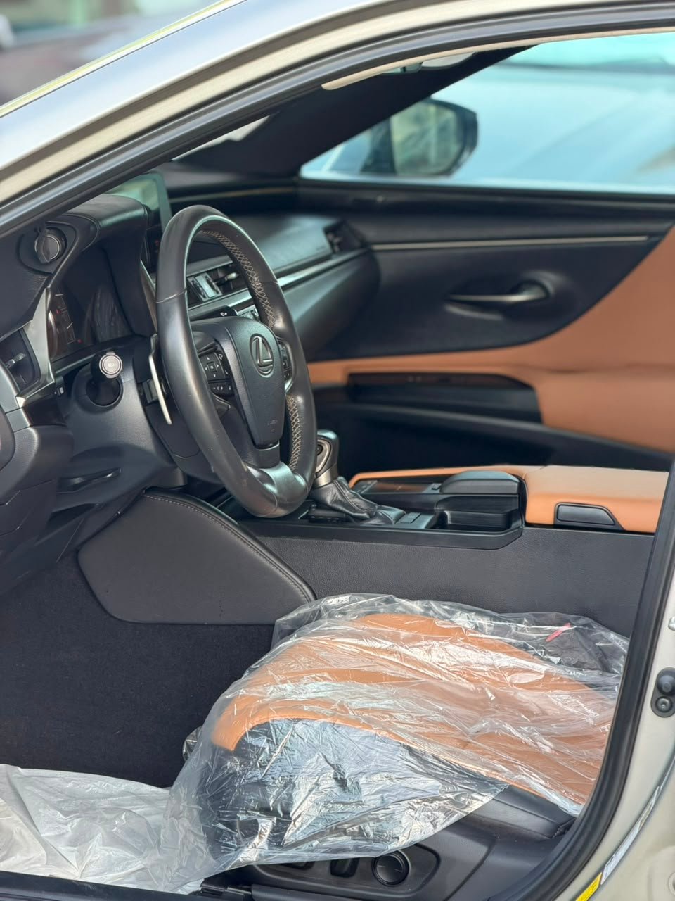 2020 Lexus ES, 350 Base - صورة 8